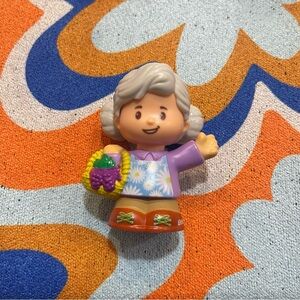 Fisher-Price Little People Grandma Helen 
USED CONDITION